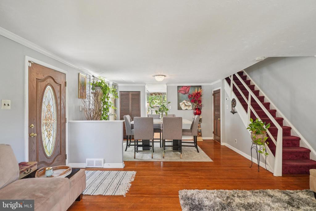 1850 PLYMOUTH DRIVE