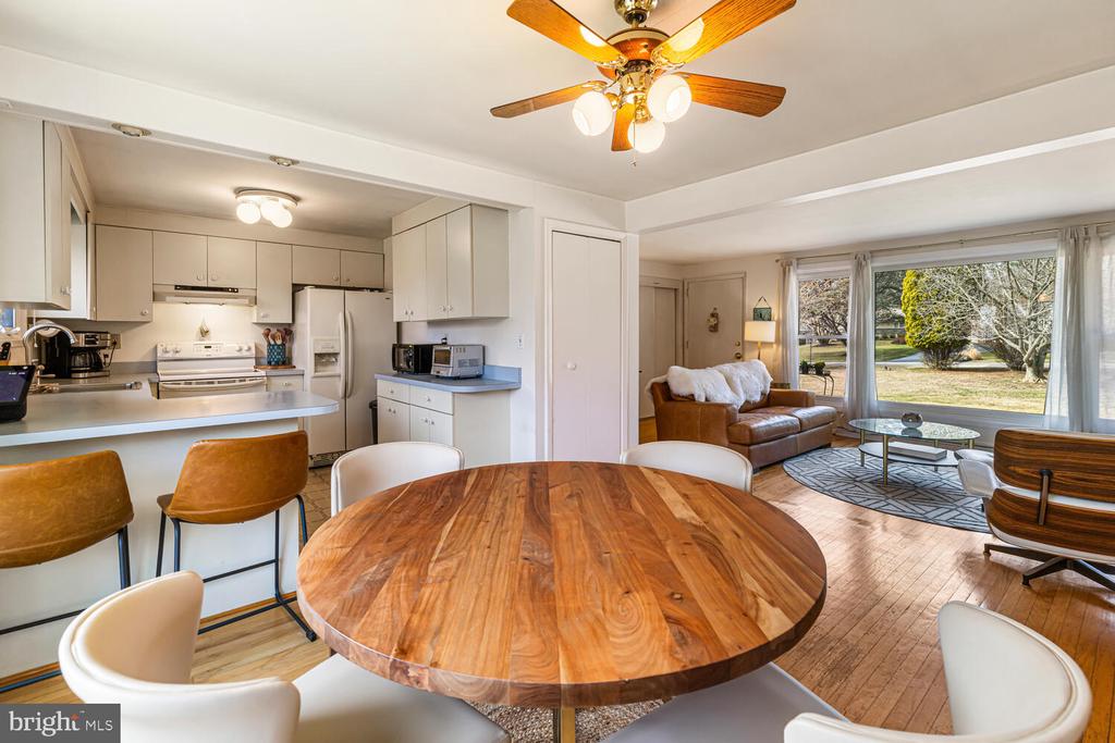 16 WAR ADMIRAL LANE
