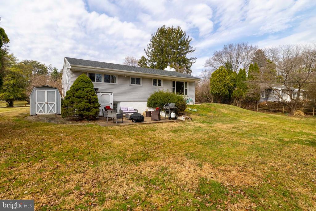 16 WAR ADMIRAL LANE