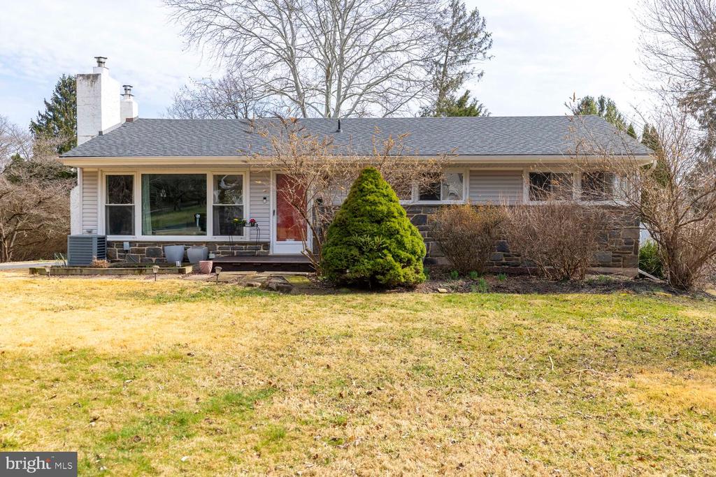 16 WAR ADMIRAL LANE