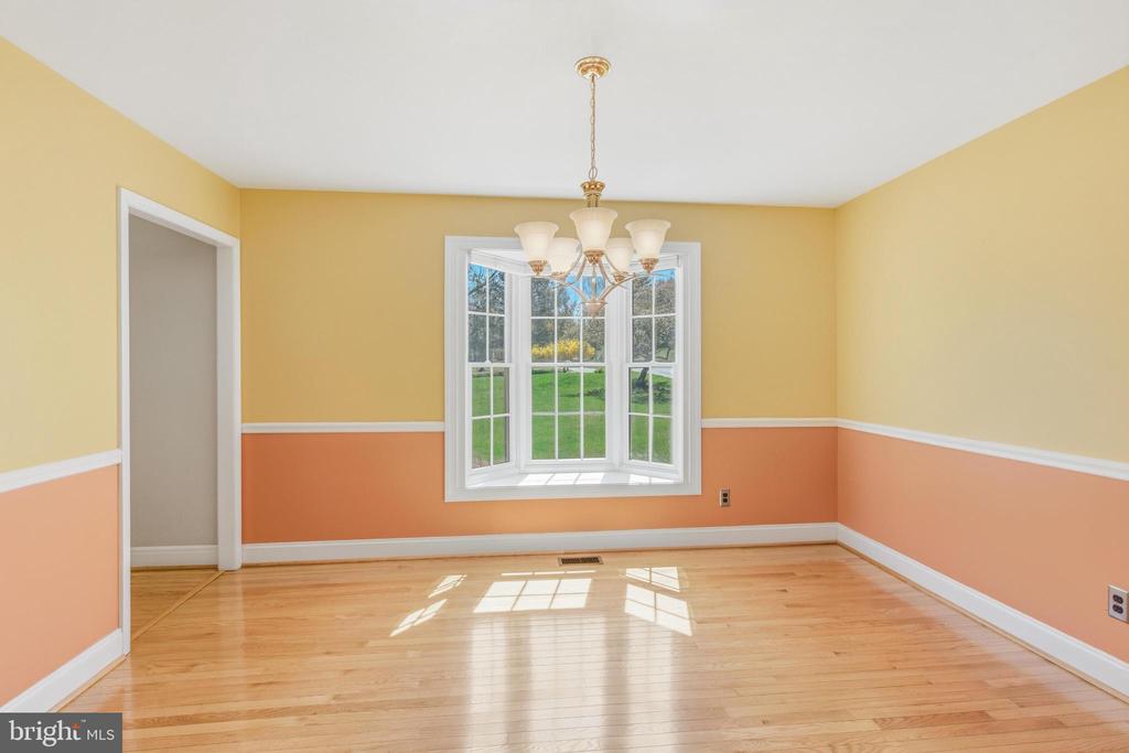 76 COLONIAL CIRCLE