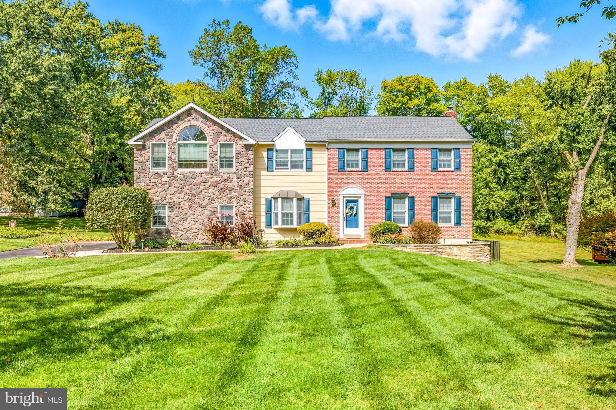 76 COLONIAL CIRCLE