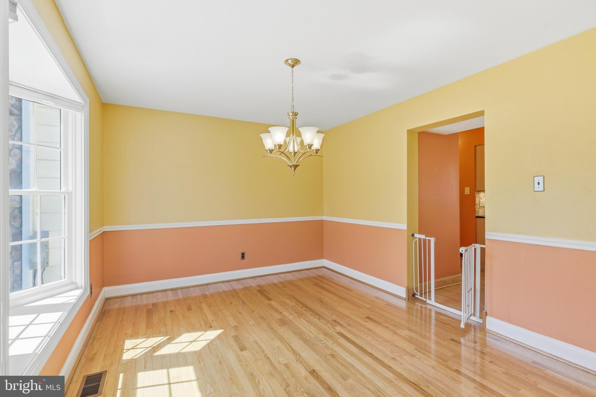 76 COLONIAL CIRCLE