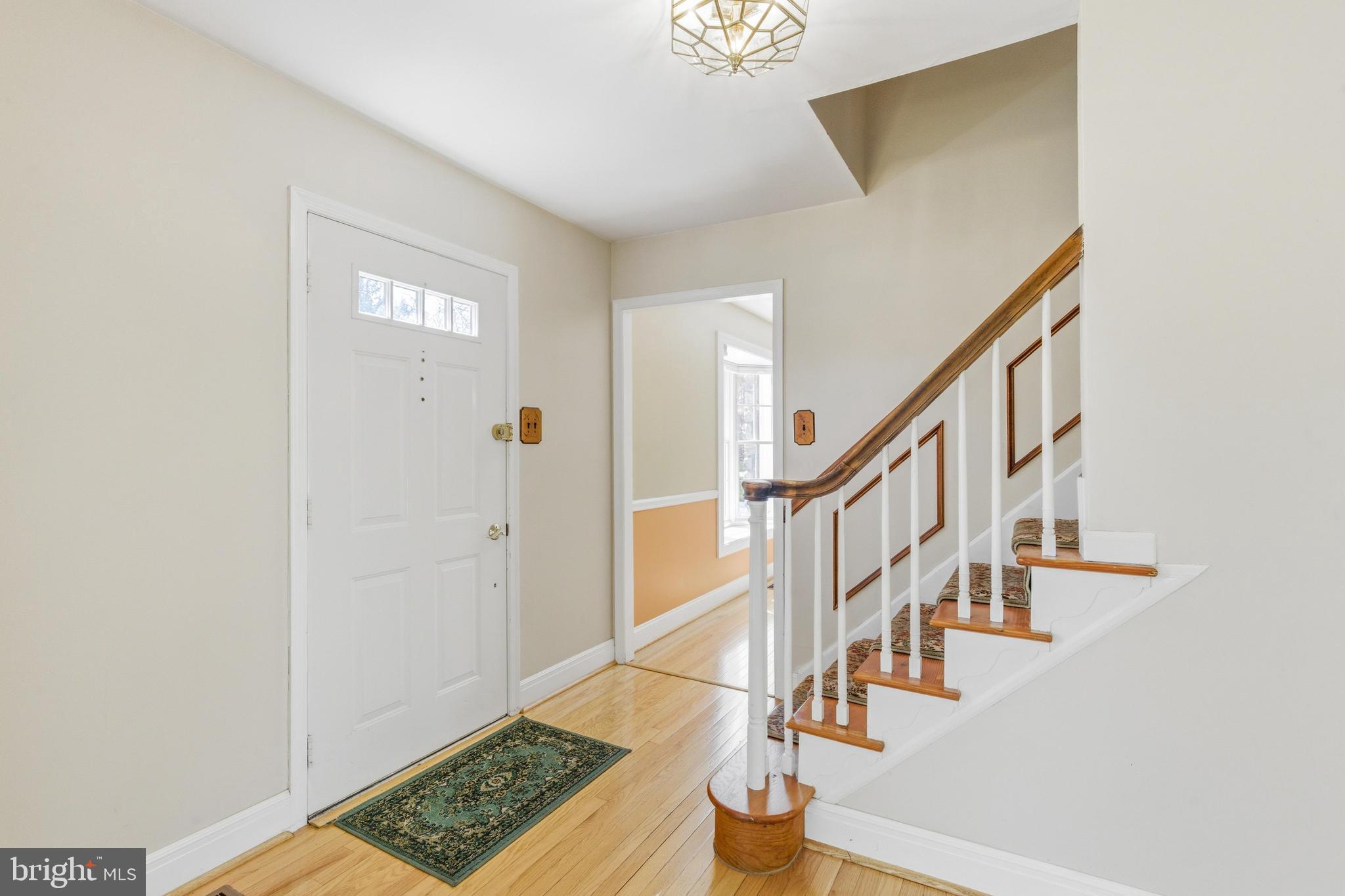 76 COLONIAL CIRCLE