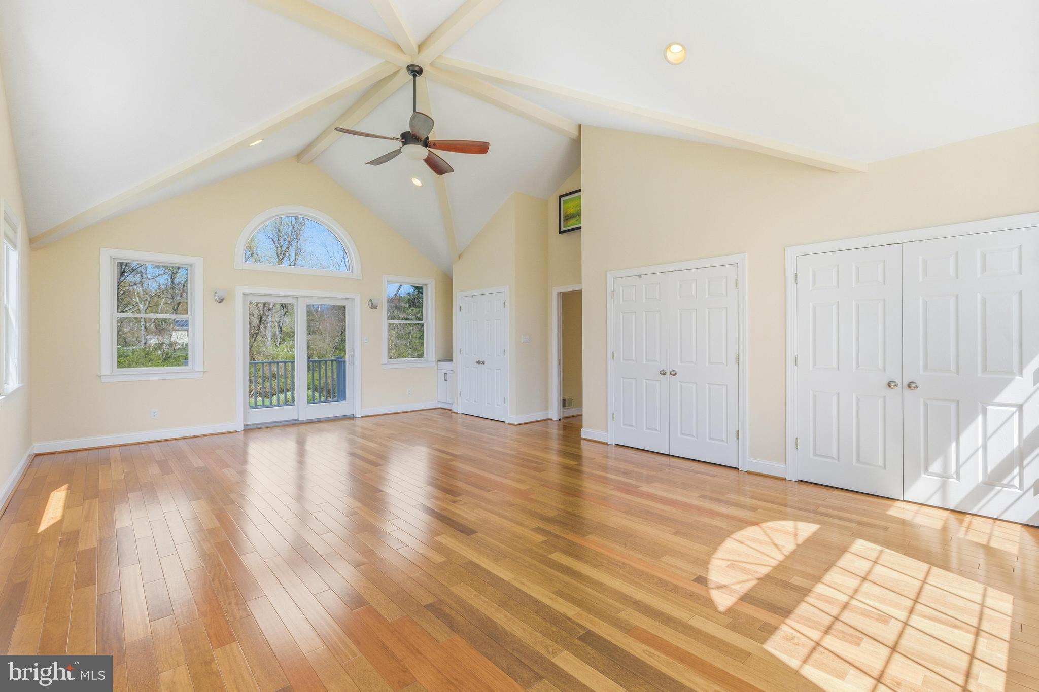 76 COLONIAL CIRCLE