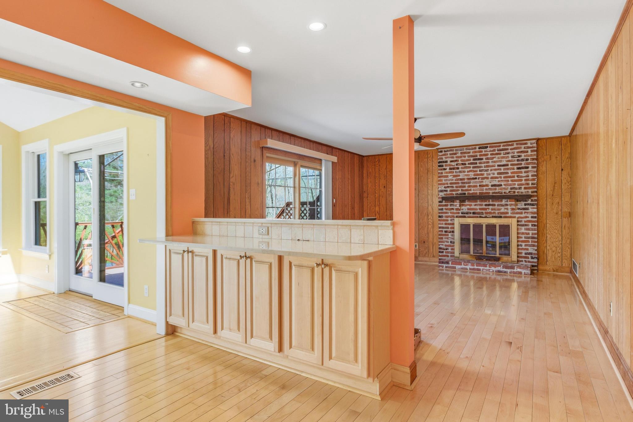 76 COLONIAL CIRCLE