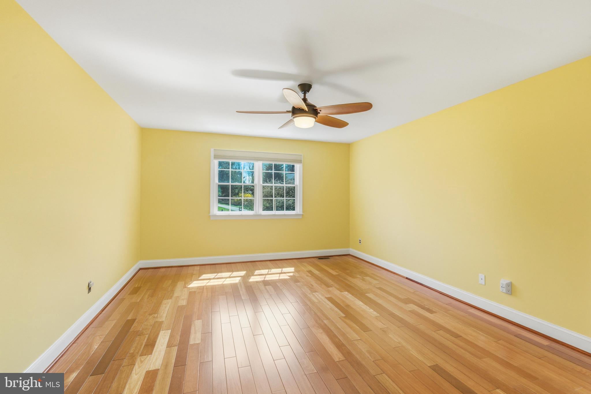 76 COLONIAL CIRCLE