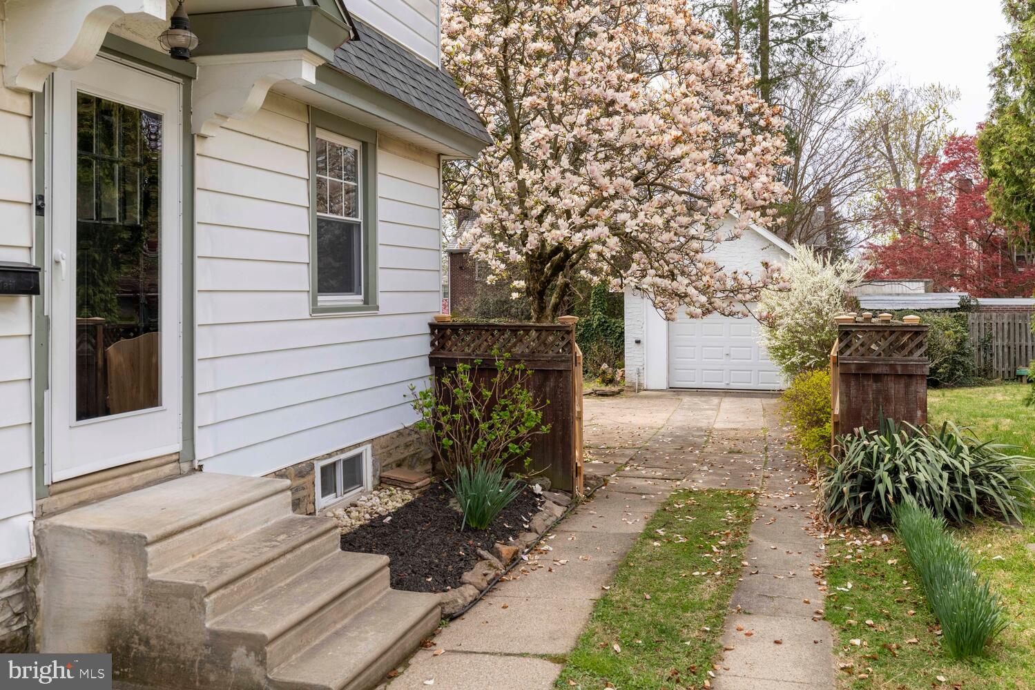 2116 E COUNTY LINE ROAD