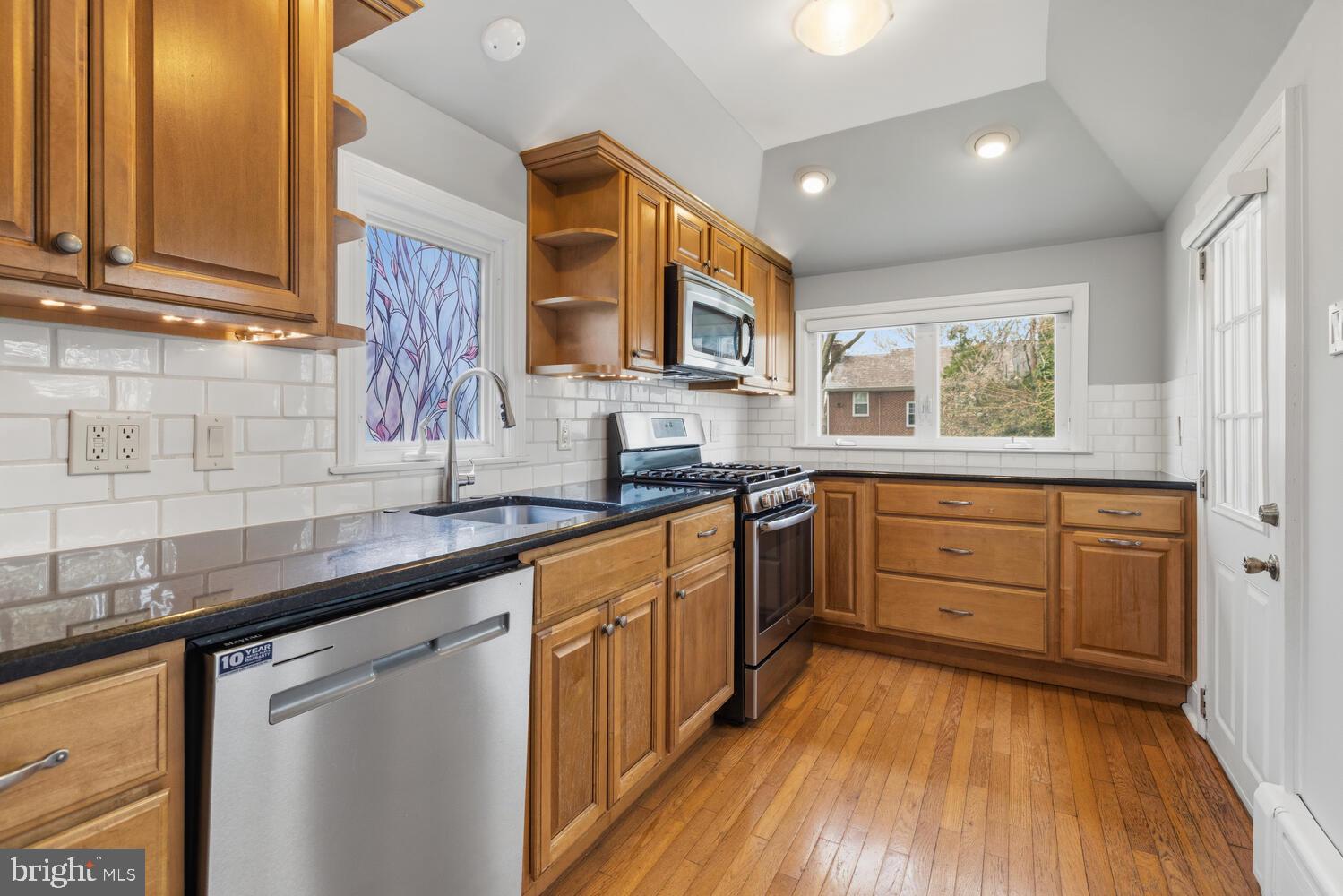 2116 E COUNTY LINE ROAD