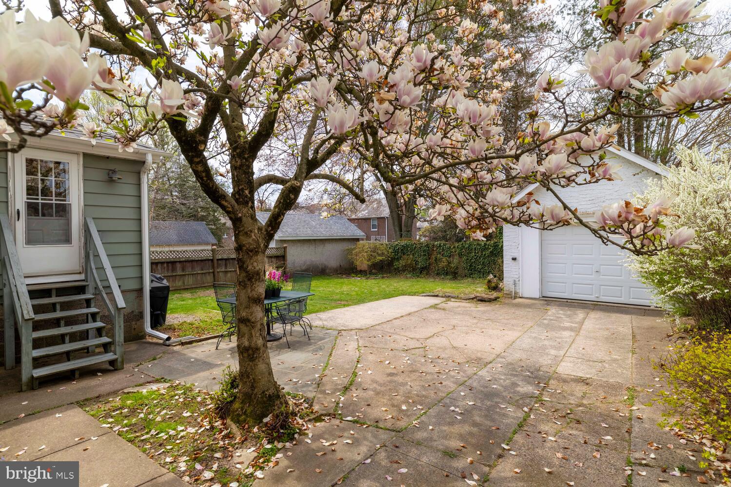 2116 E COUNTY LINE ROAD