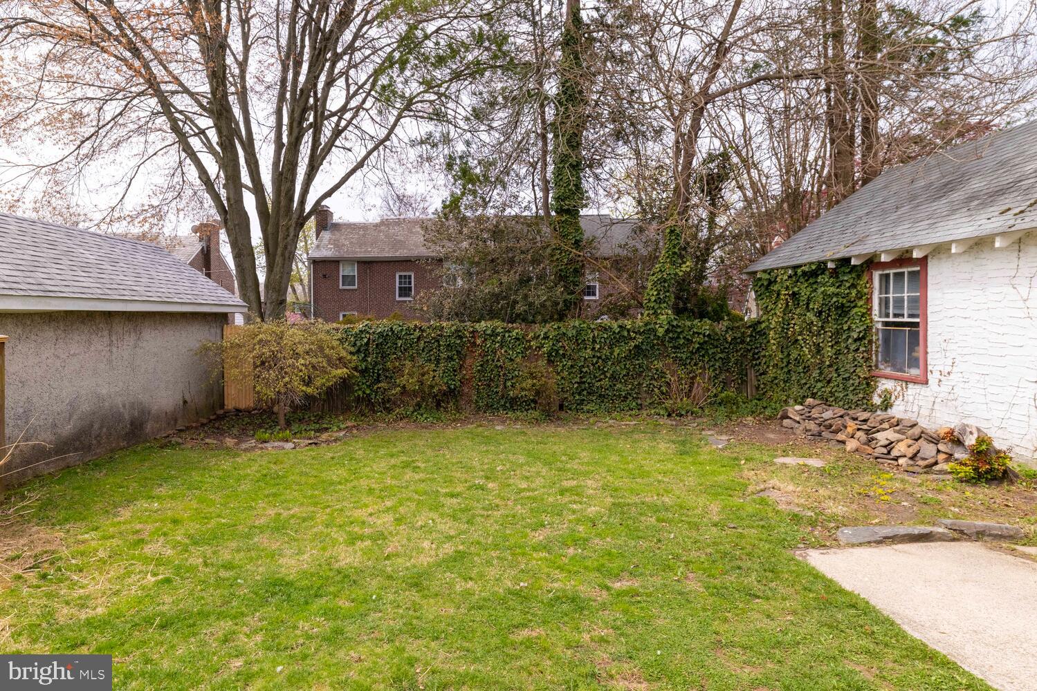 2116 E COUNTY LINE ROAD