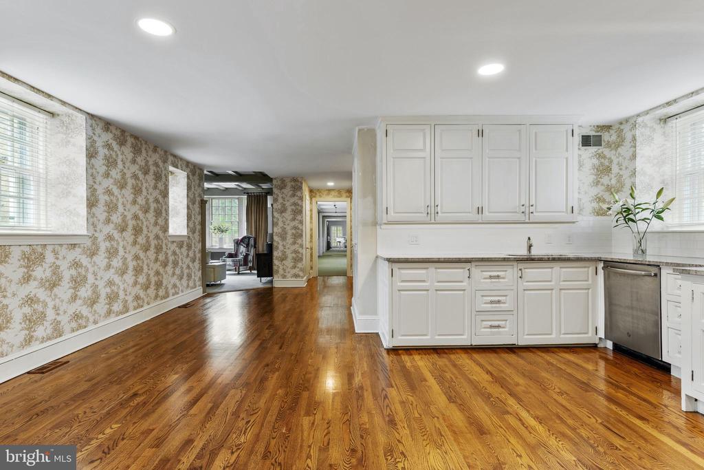 8201 Fenton Rd