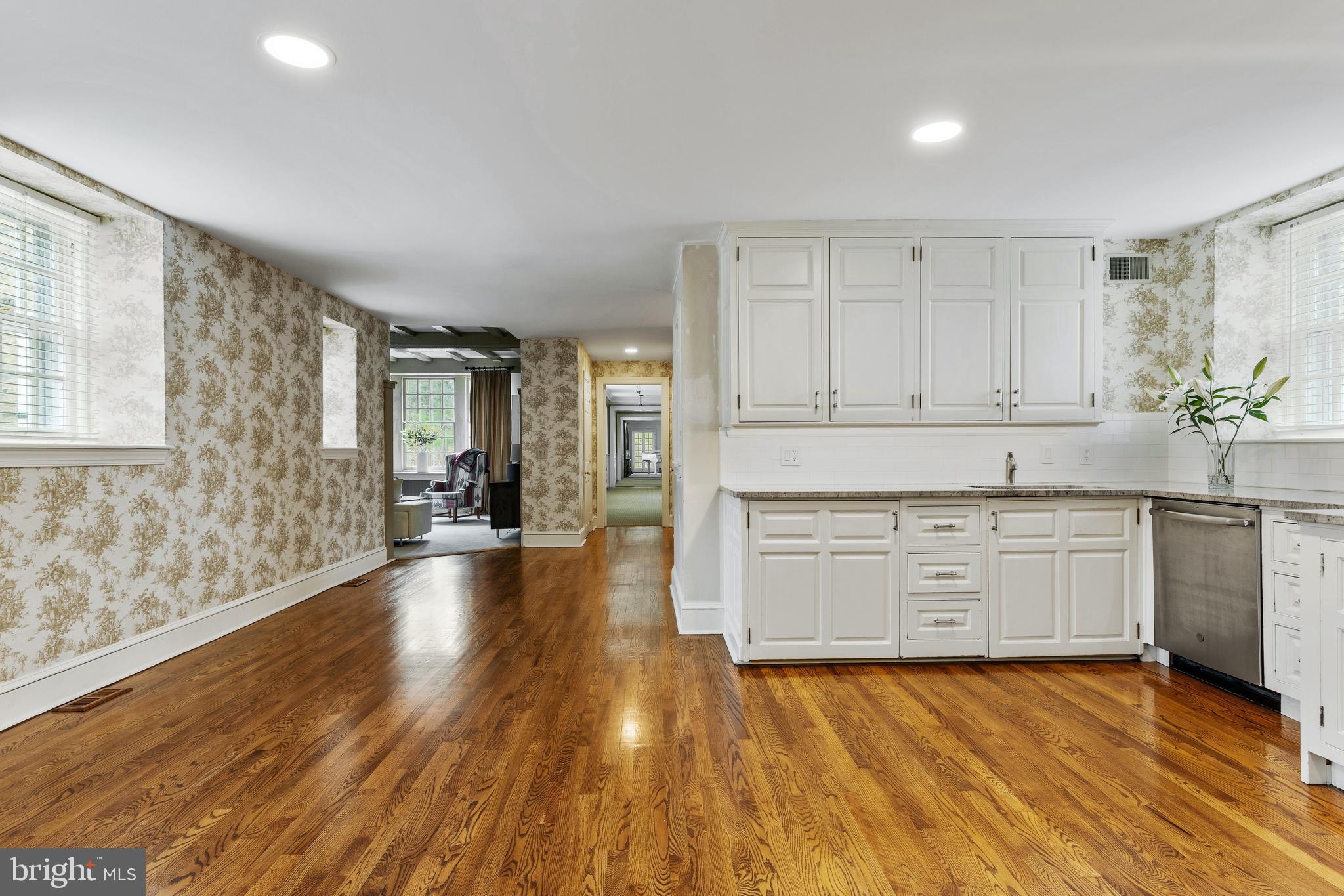 8201 Fenton Rd