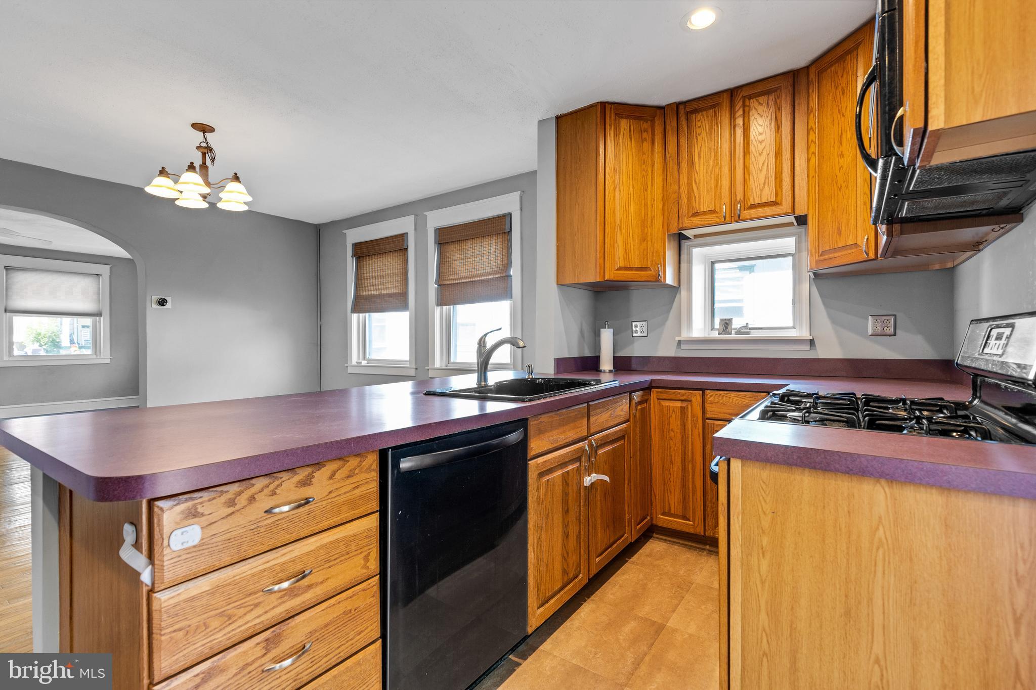 417 Sylvania Ave