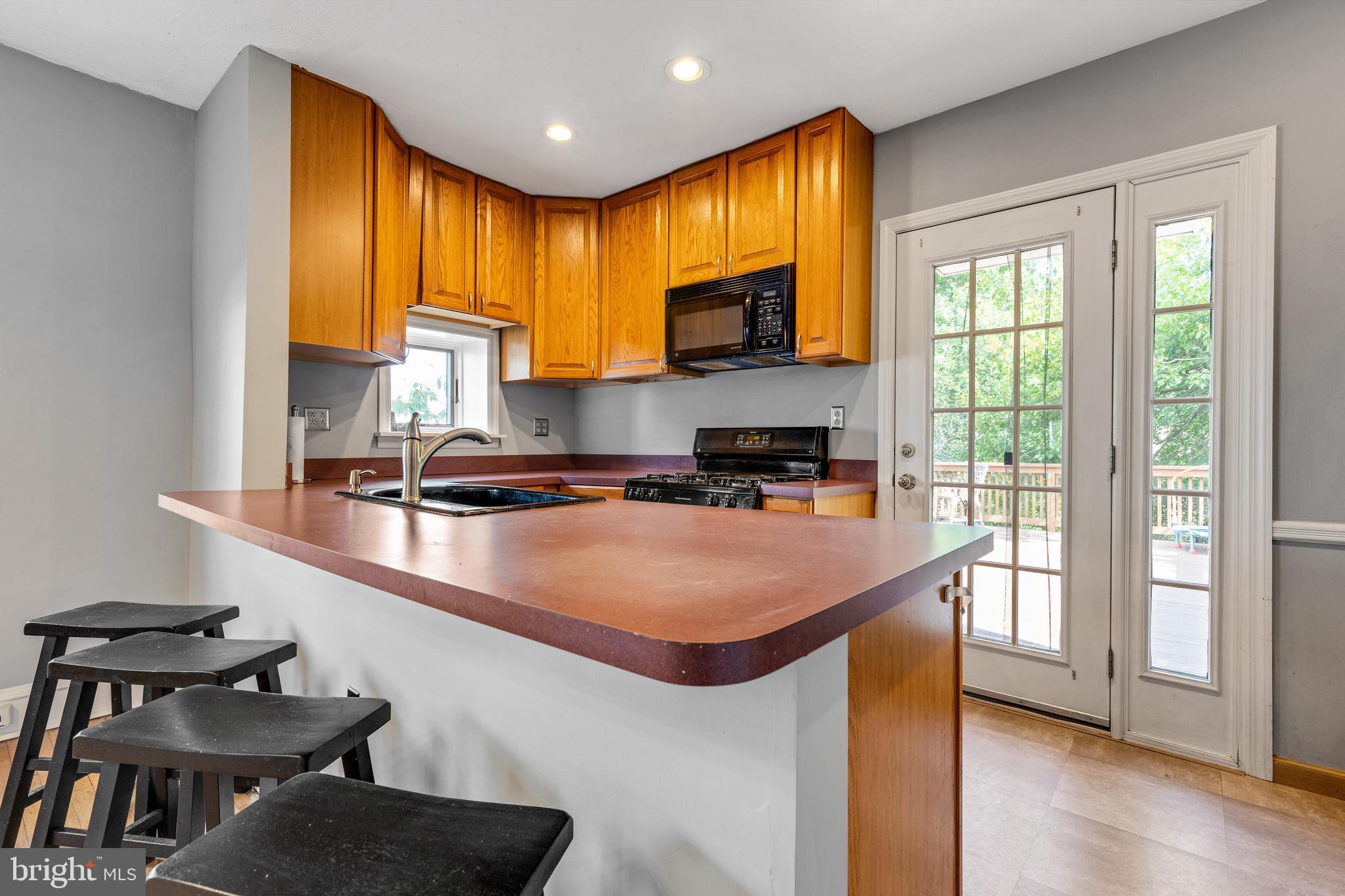 417 Sylvania Ave