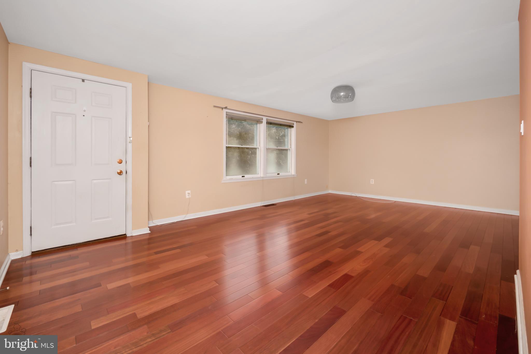 126 Evergreen Ln