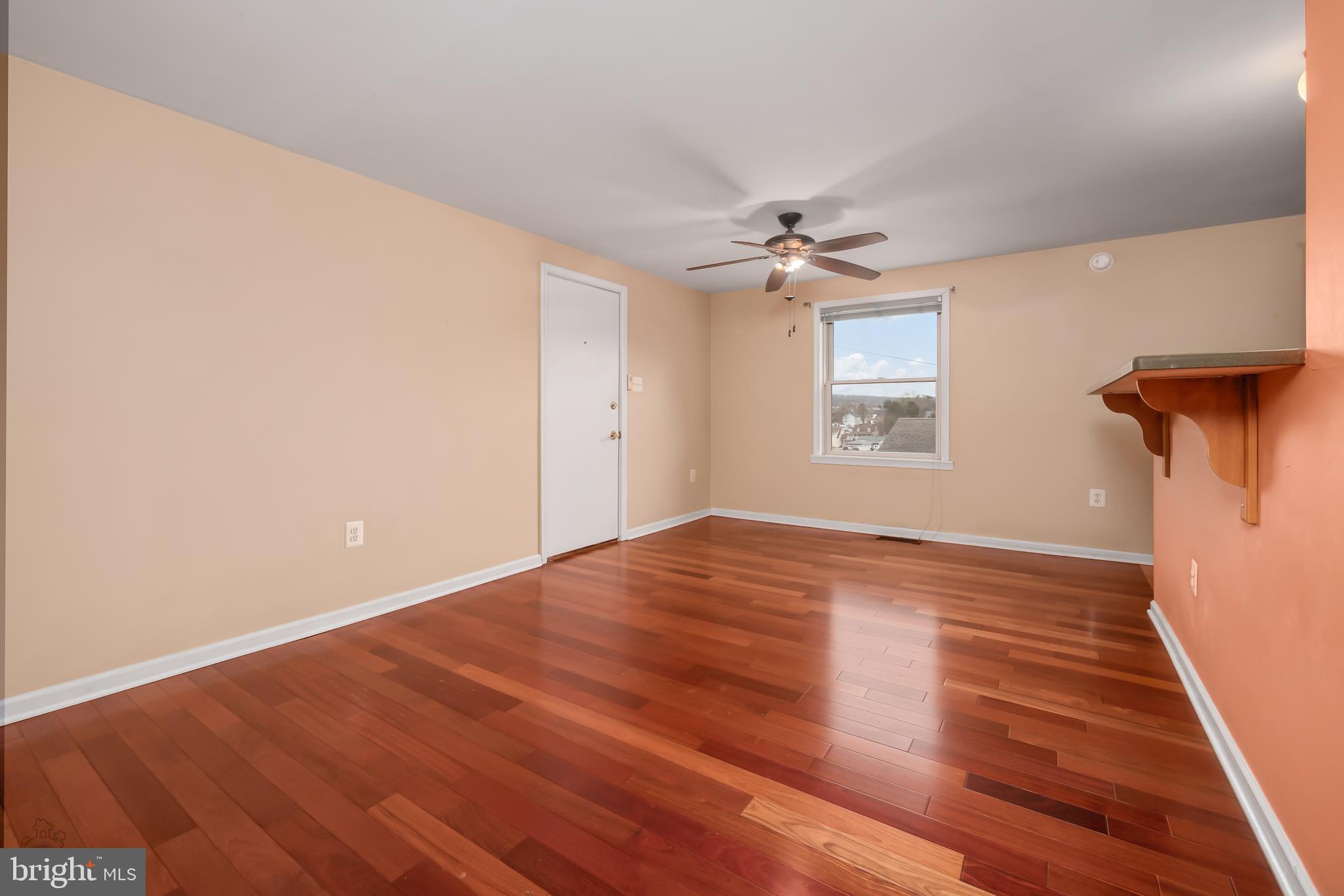 126 Evergreen Ln