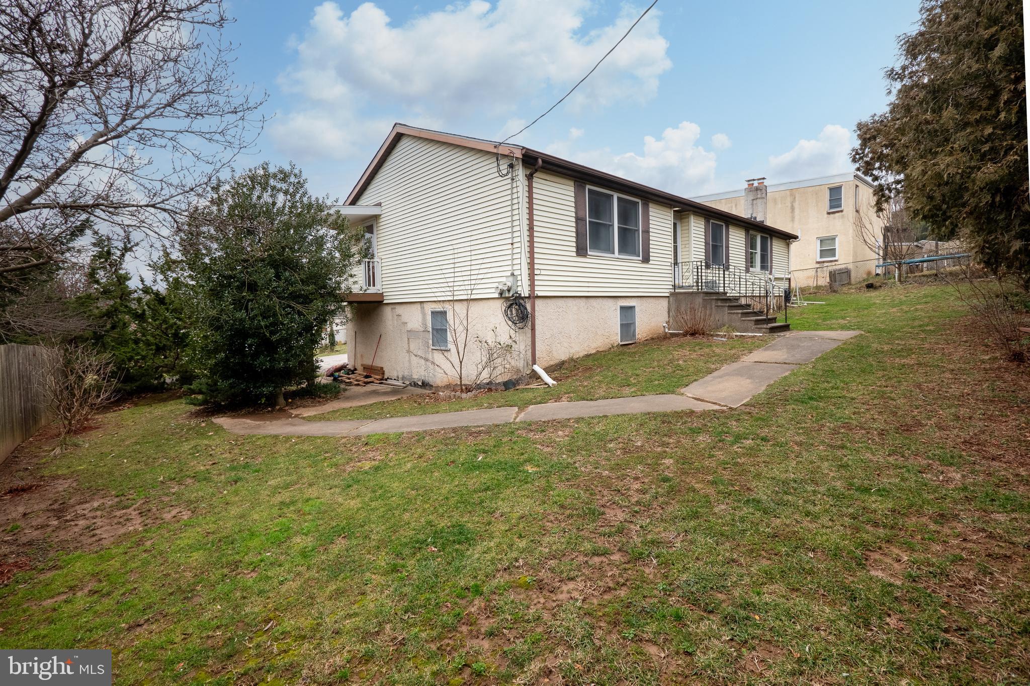 126 Evergreen Ln