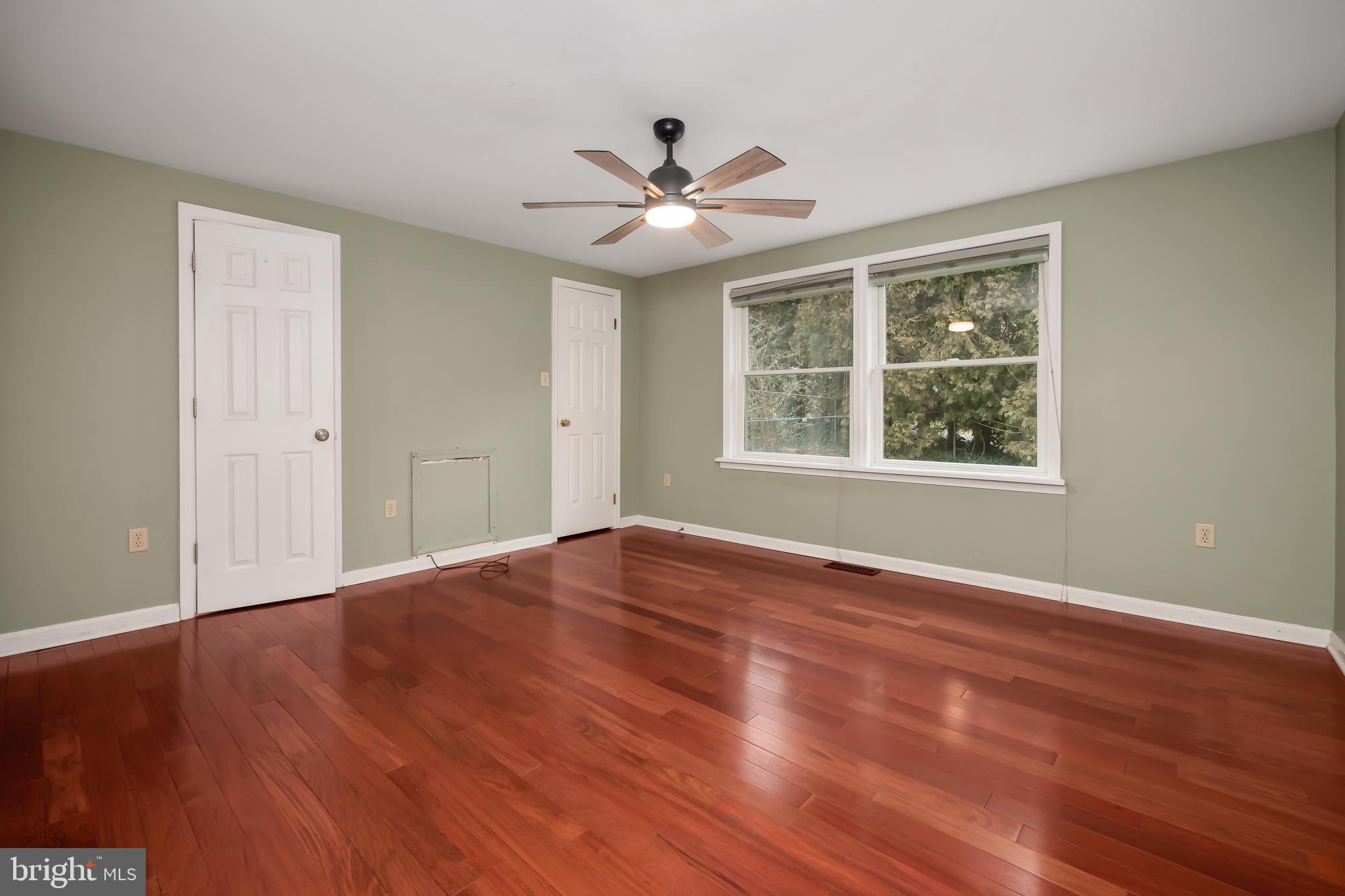 126 Evergreen Ln