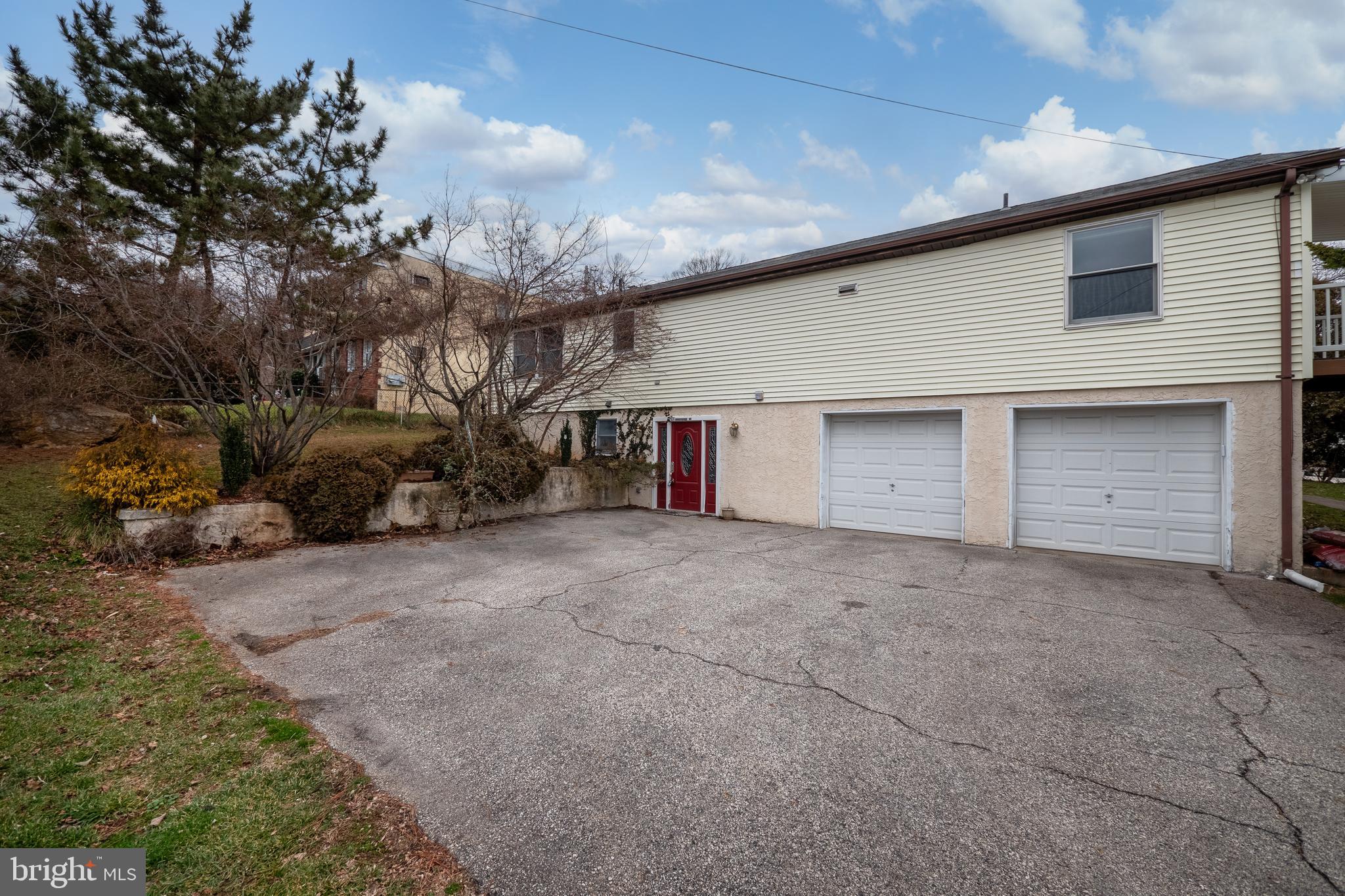 126 Evergreen Ln