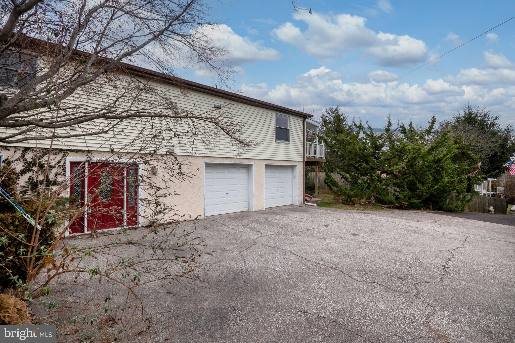 126 Evergreen Ln