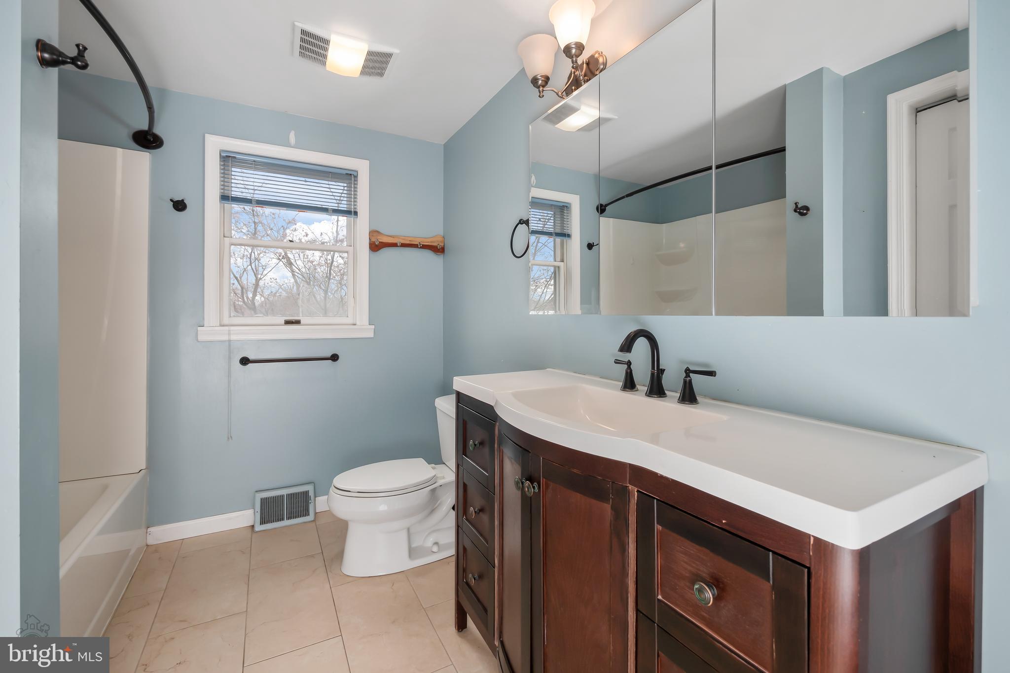 126 Evergreen Ln