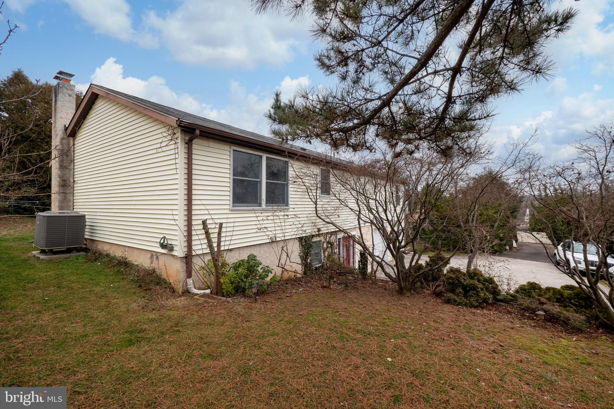 126 Evergreen Ln