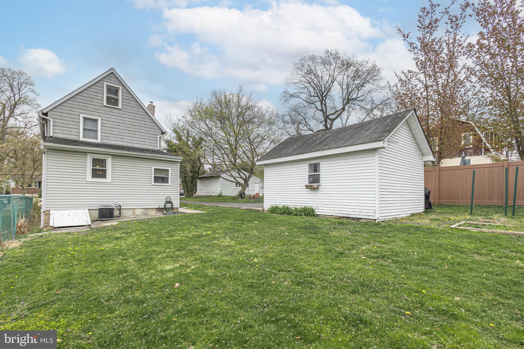 2112 Clearview Ave