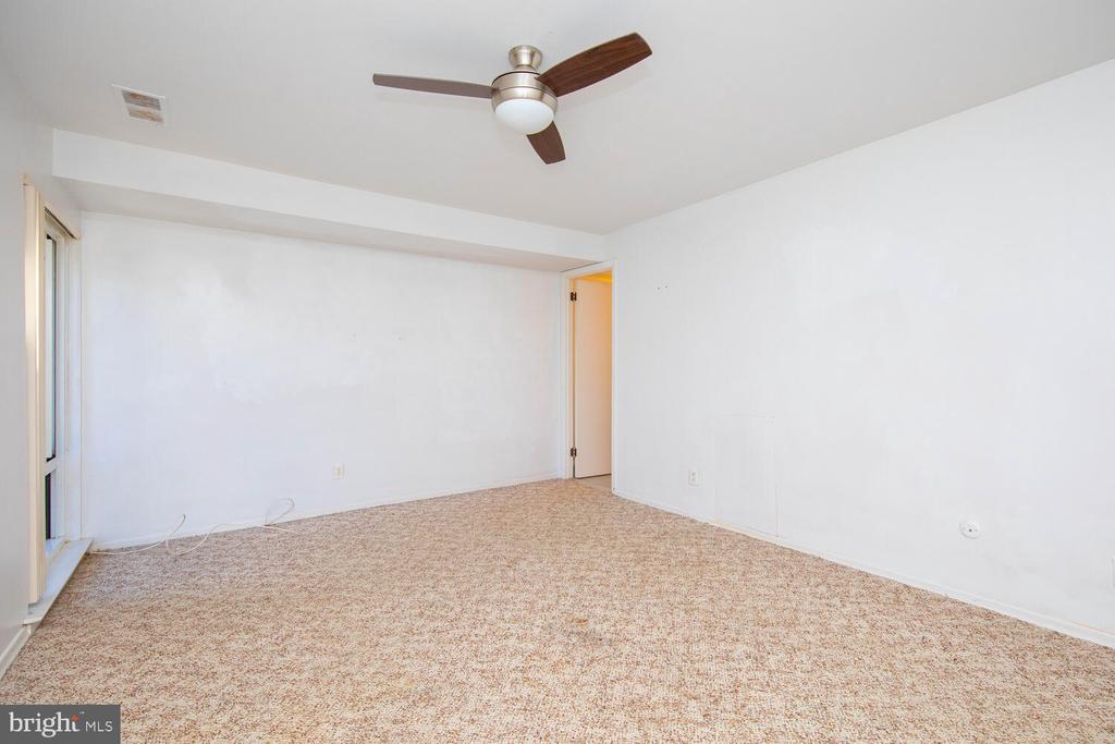 1740 Oakwood Ter #14-H