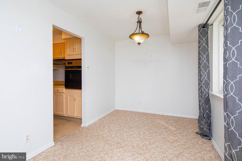 1740 Oakwood Ter #14-H