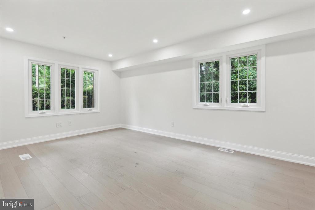 14 Clwyd Rd