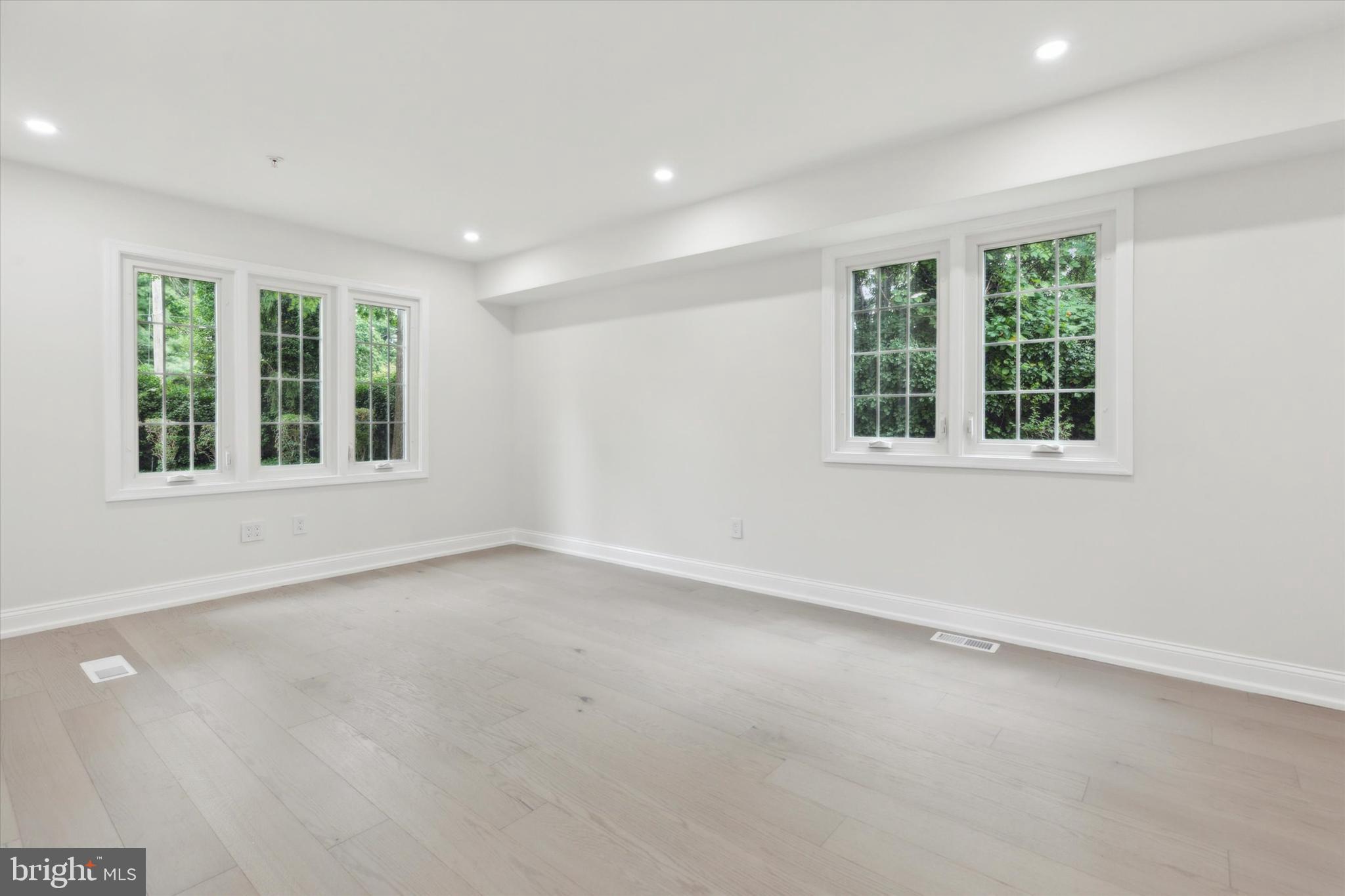 14 Clwyd Rd