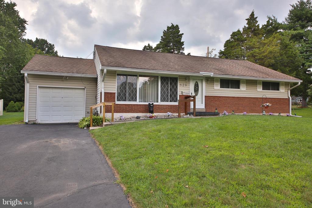 529 Sherwood Ln