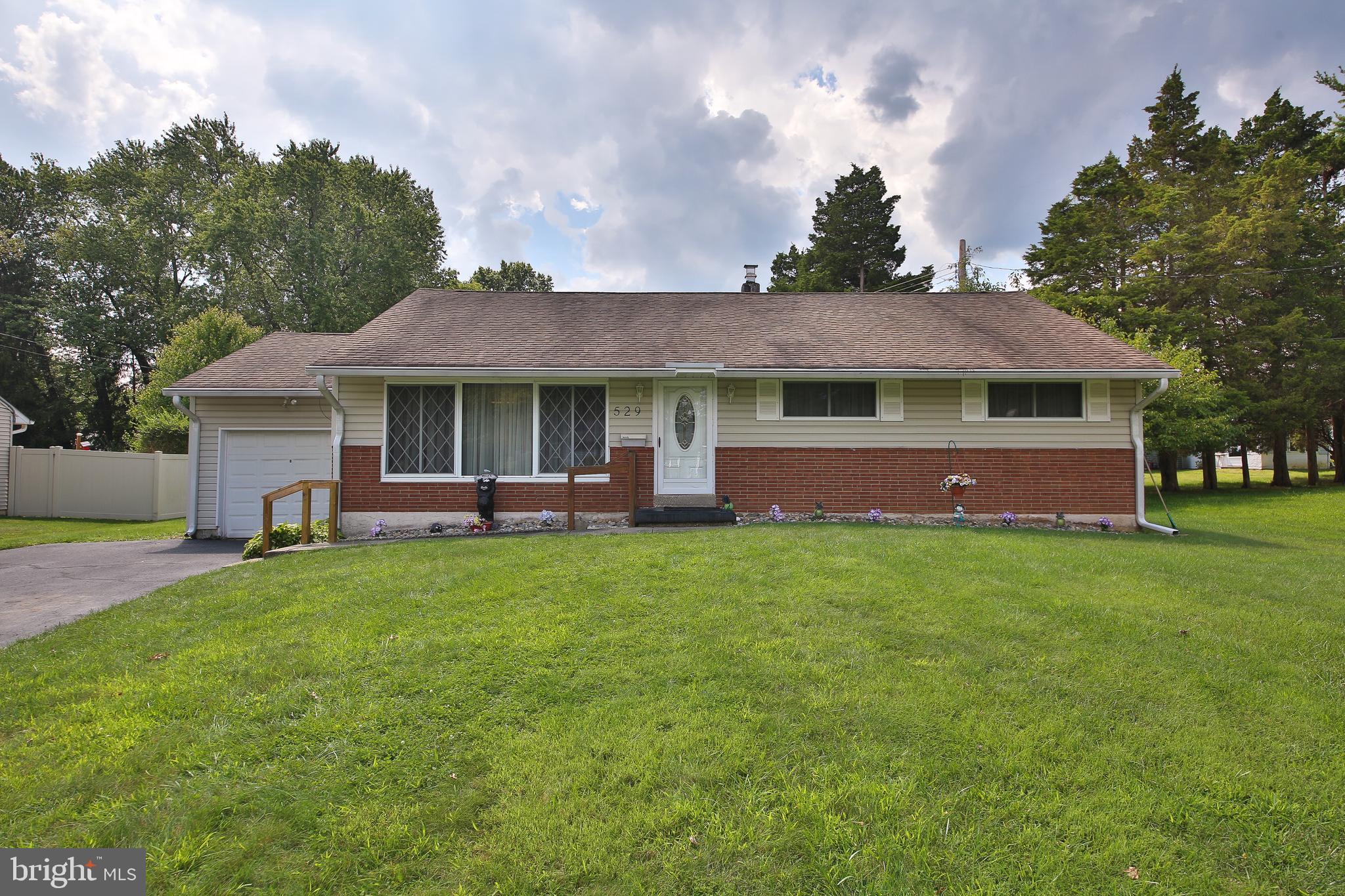 529 Sherwood Ln