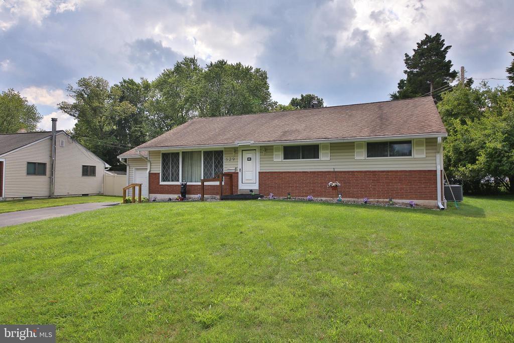 529 Sherwood Ln