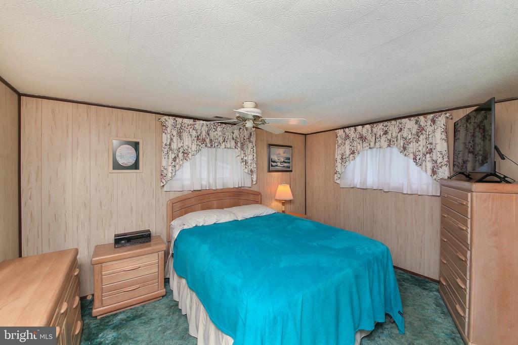 529 Sherwood Ln