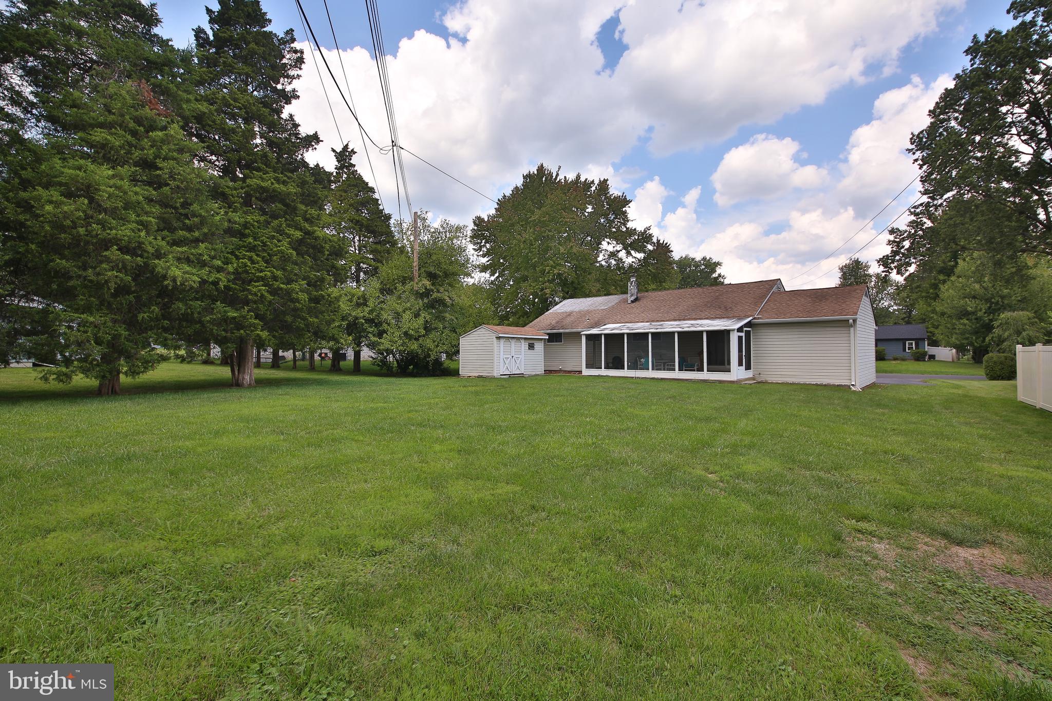 529 Sherwood Ln