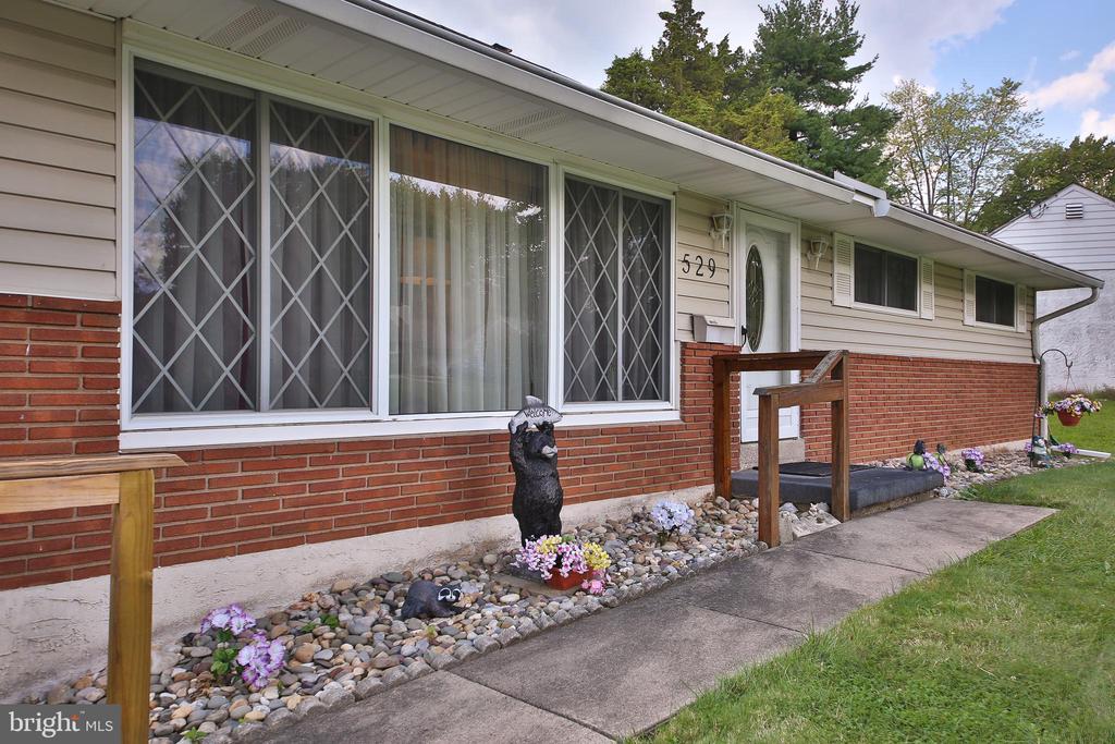 529 Sherwood Ln