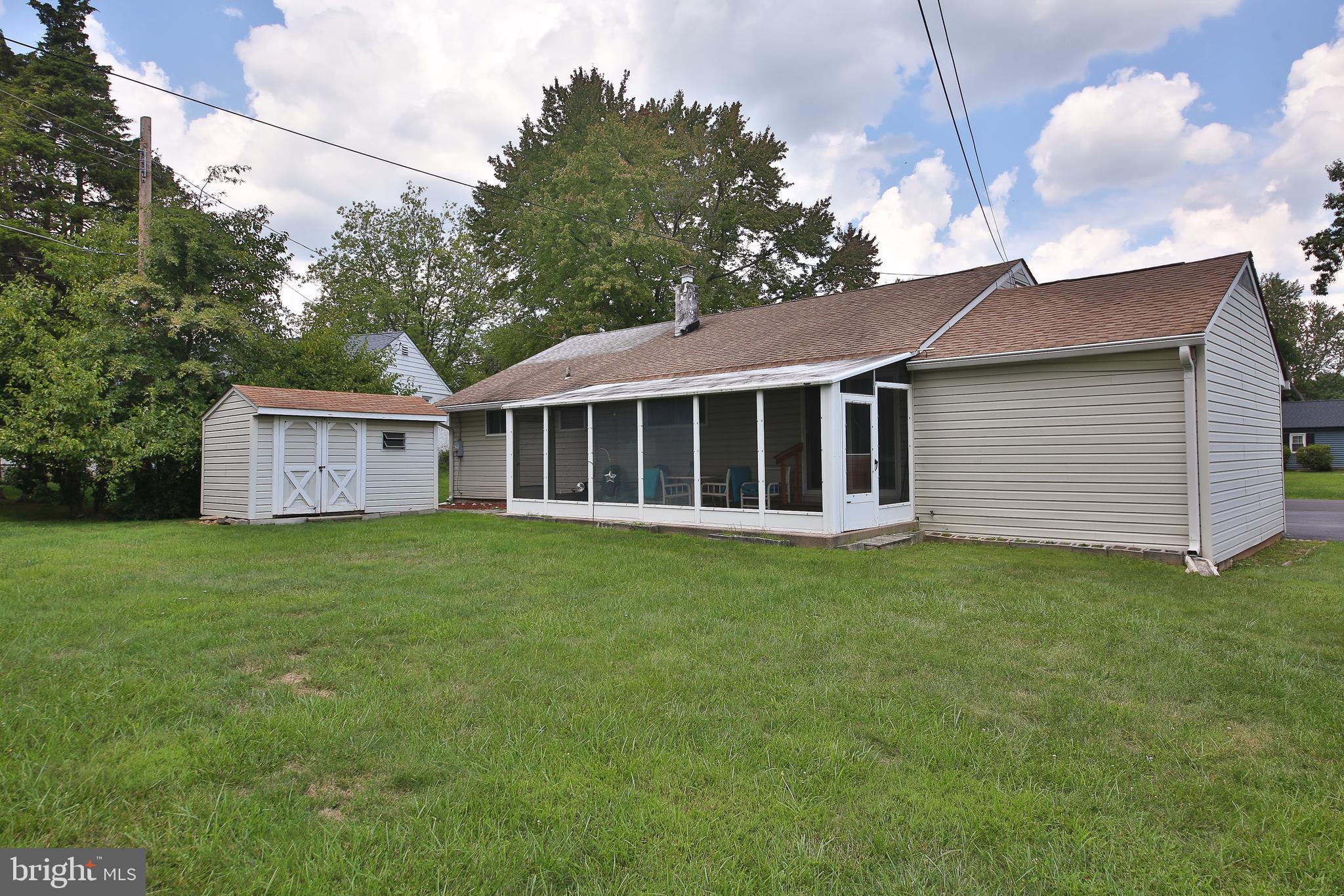 529 Sherwood Ln