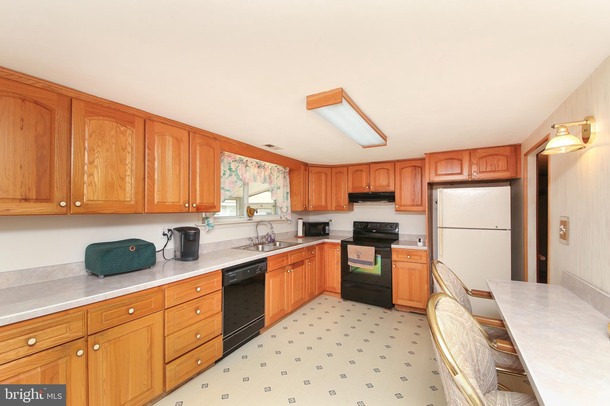 529 Sherwood Ln