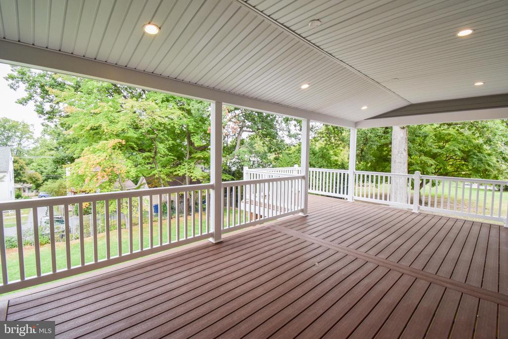 842 Fernhill Rd