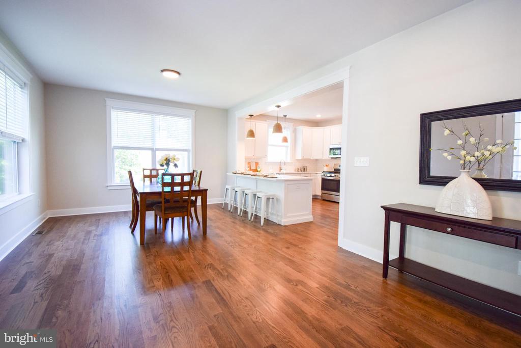 842 Fernhill Rd