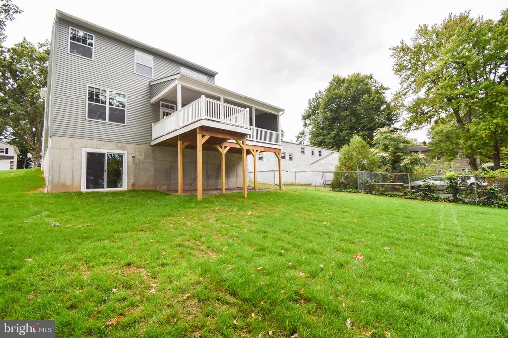 842 Fernhill Rd