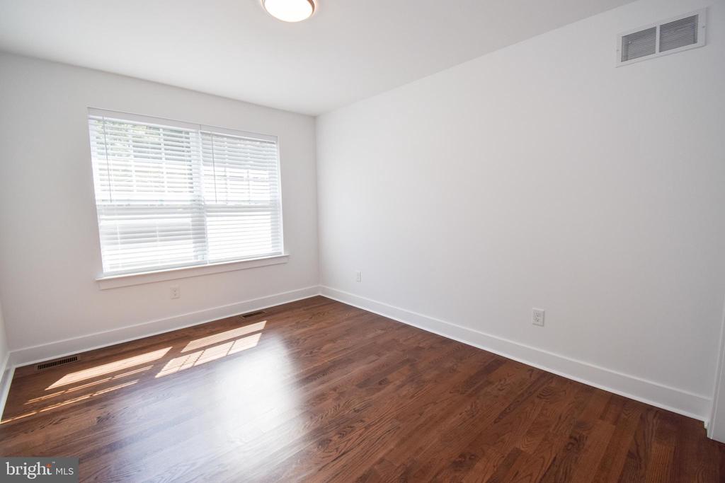 842 Fernhill Rd