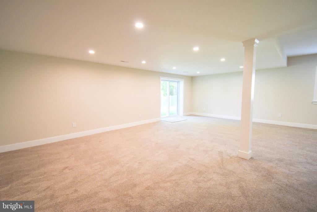 842 Fernhill Rd
