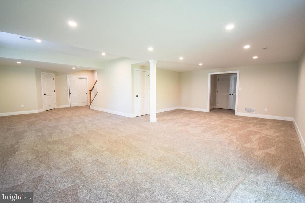 842 Fernhill Rd
