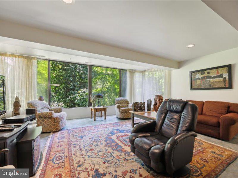 204 Dove Ln
