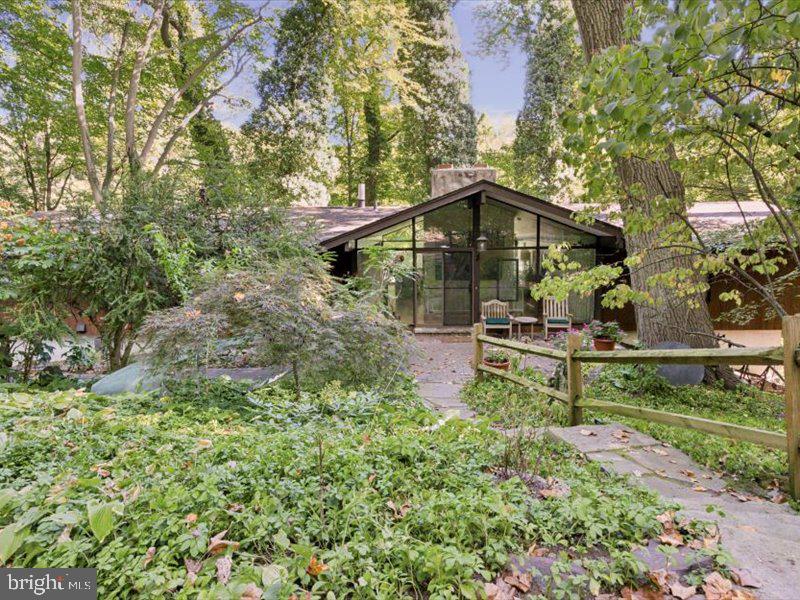 204 Dove Ln