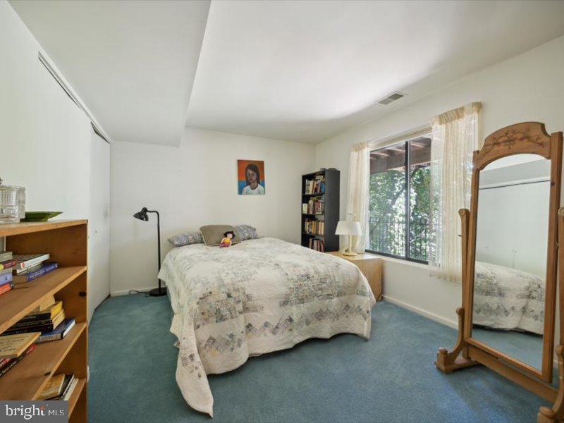 204 Dove Ln