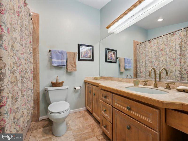 204 Dove Ln